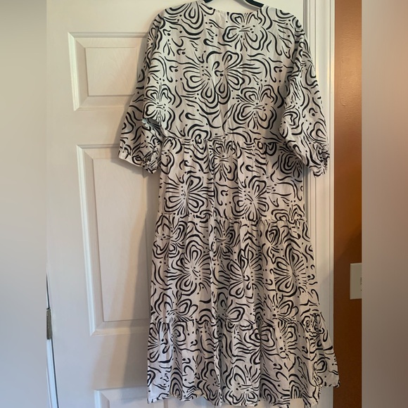 Zara White & Black Printed Tired V-Neckline Midi Dress Voluminous Sleeves Lined - Picture 3 of 12